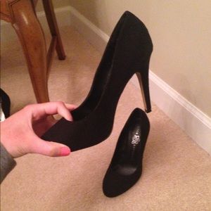 Black Pumps Size 6